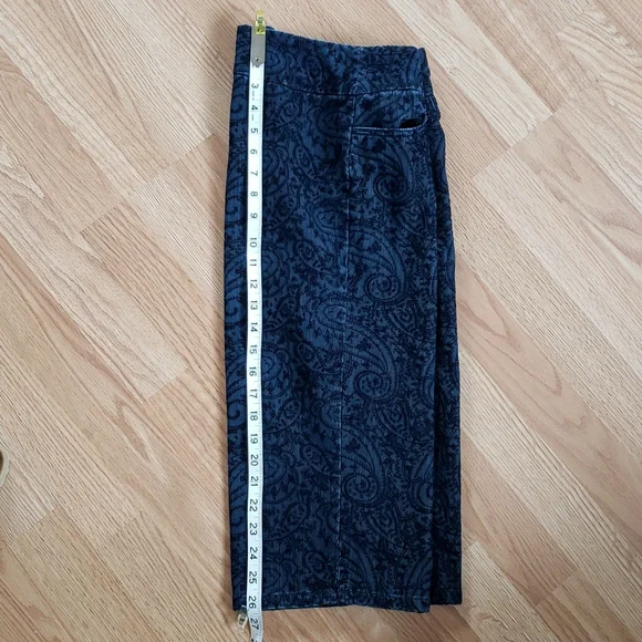 Denim Capris - Picture 6 of 7